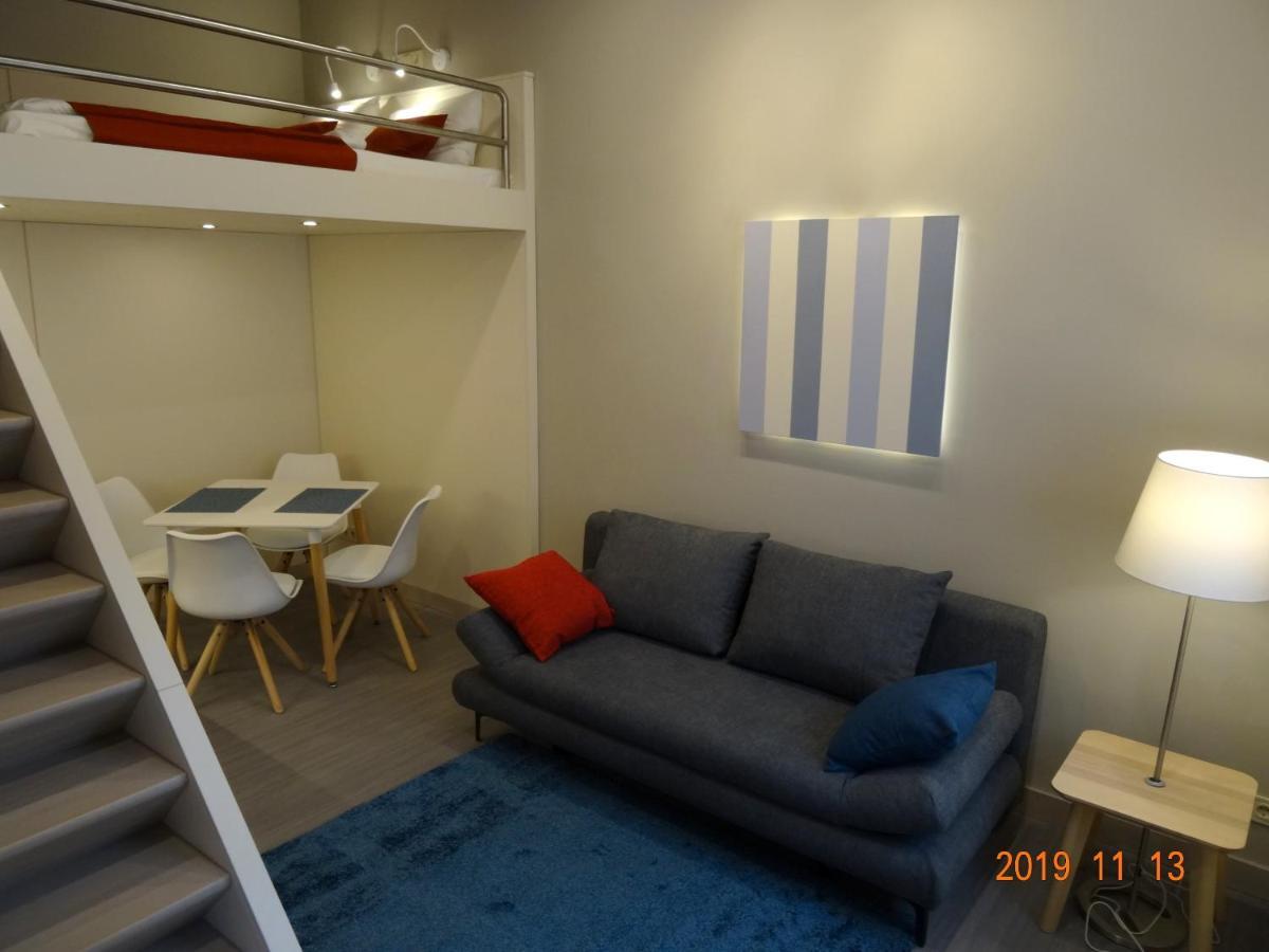 Old Buda Studio Apartment Budapest Bagian luar foto